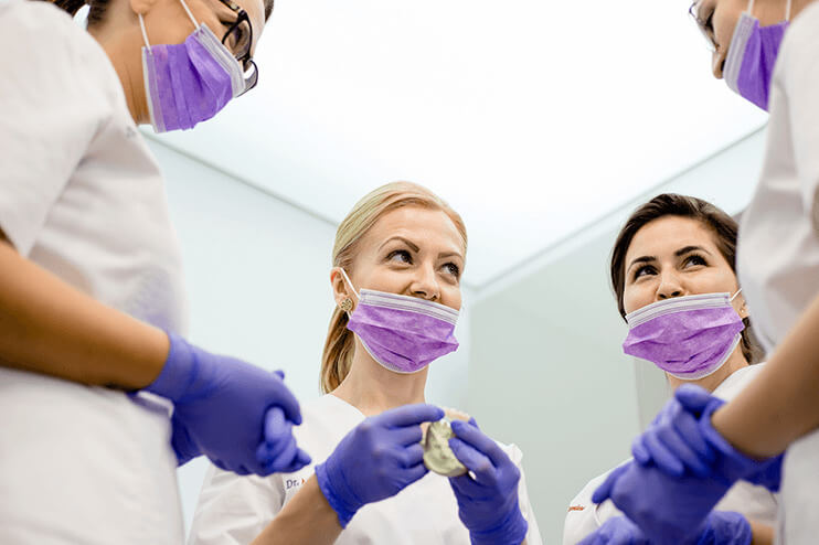 Medici în slujba pacientului